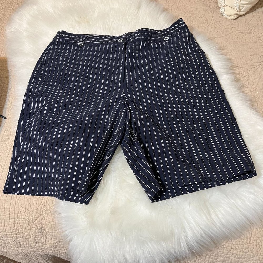 EP Pro Stretch Women's Golf Shorts size 14, Navy and White